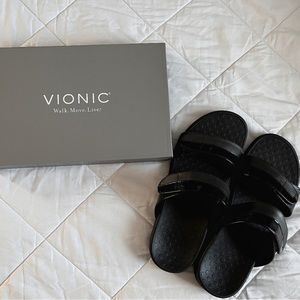 Vionic Sandals: Black